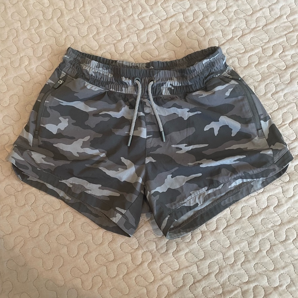 Athlete Girl All Play Shorts size XL/14